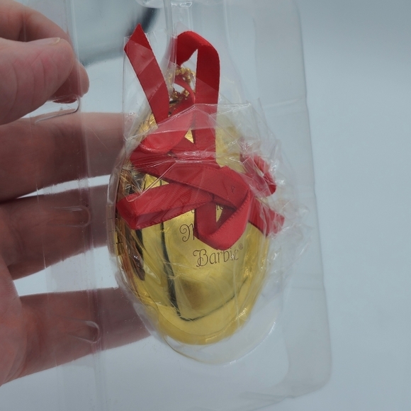 Vintage 1997 Hallmark Keepsake Holiday Memories Barbie Ornament Locket - Picture 3 of 4